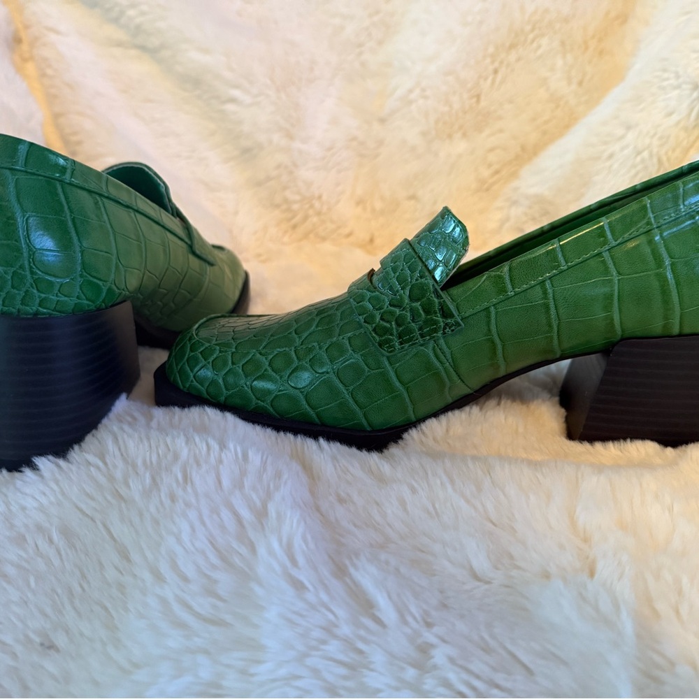 New Green Shoes 7M “Coconuts by Matisse” Chunk Heel Loafers - Picture 5 of 6